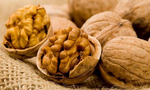 فوائد الجوز للنساء