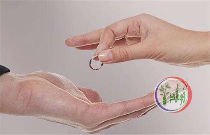 واحدة من الرخص التي أعطاها الله تبارك وتعالى للمرأة وهي الخلع